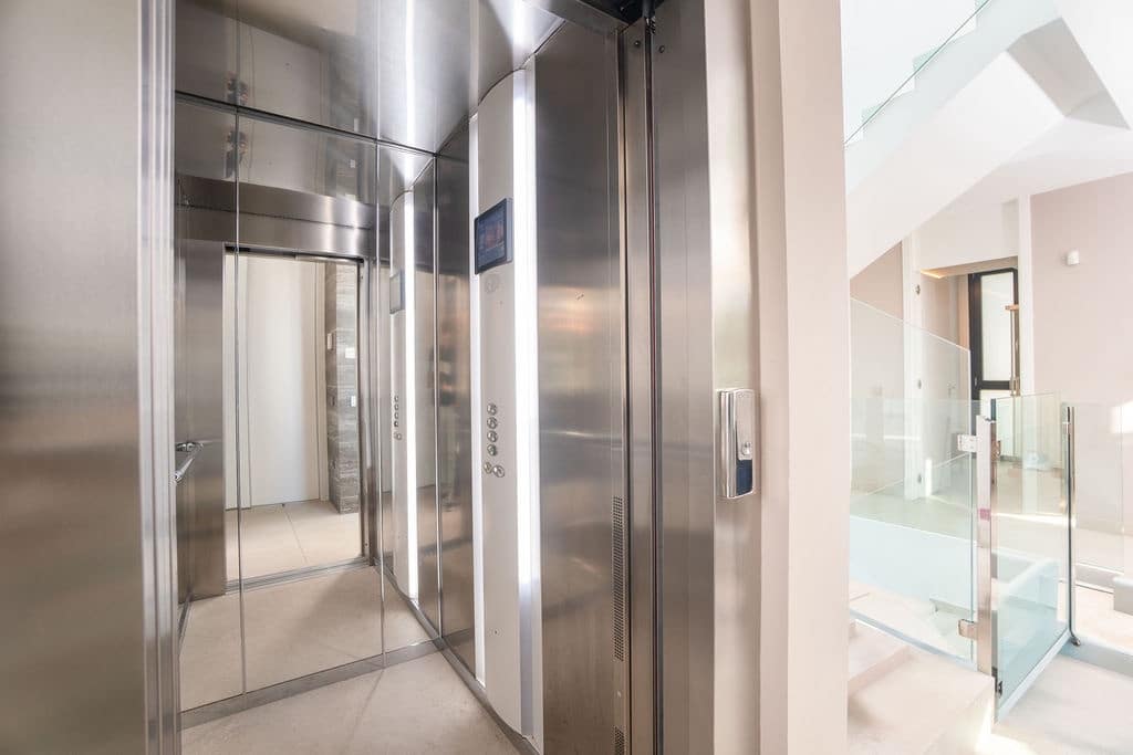 4 soverom Villa til salgs i Albir med svømmebasseng garasje - € 1 675 000 (Ref: 9449273)