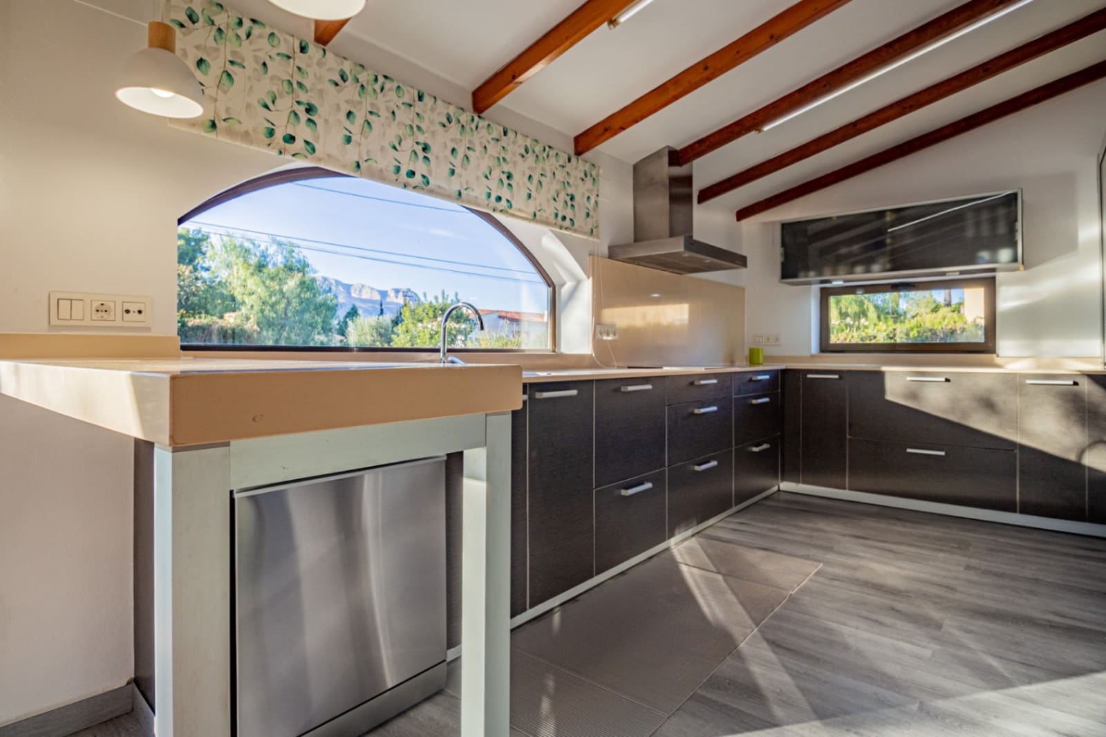 4 soverom Villa til leie i Benidorm med svømmebasseng garasje - € 2 900 (Ref: 9450853)