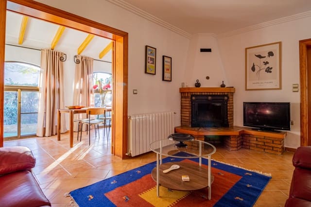 4 bedroom Villa for rent in Levante Alto, Benidorm - € 2,900 (Ref: 9450853)