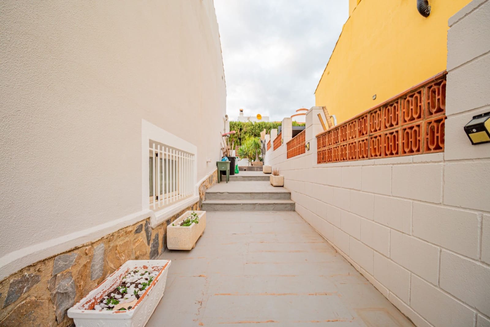 3 chambre Villa/Maison Semi-Mitoyenne à vendre à La Nucia avec piscine garage - 474 000 € (Ref: 9451501)