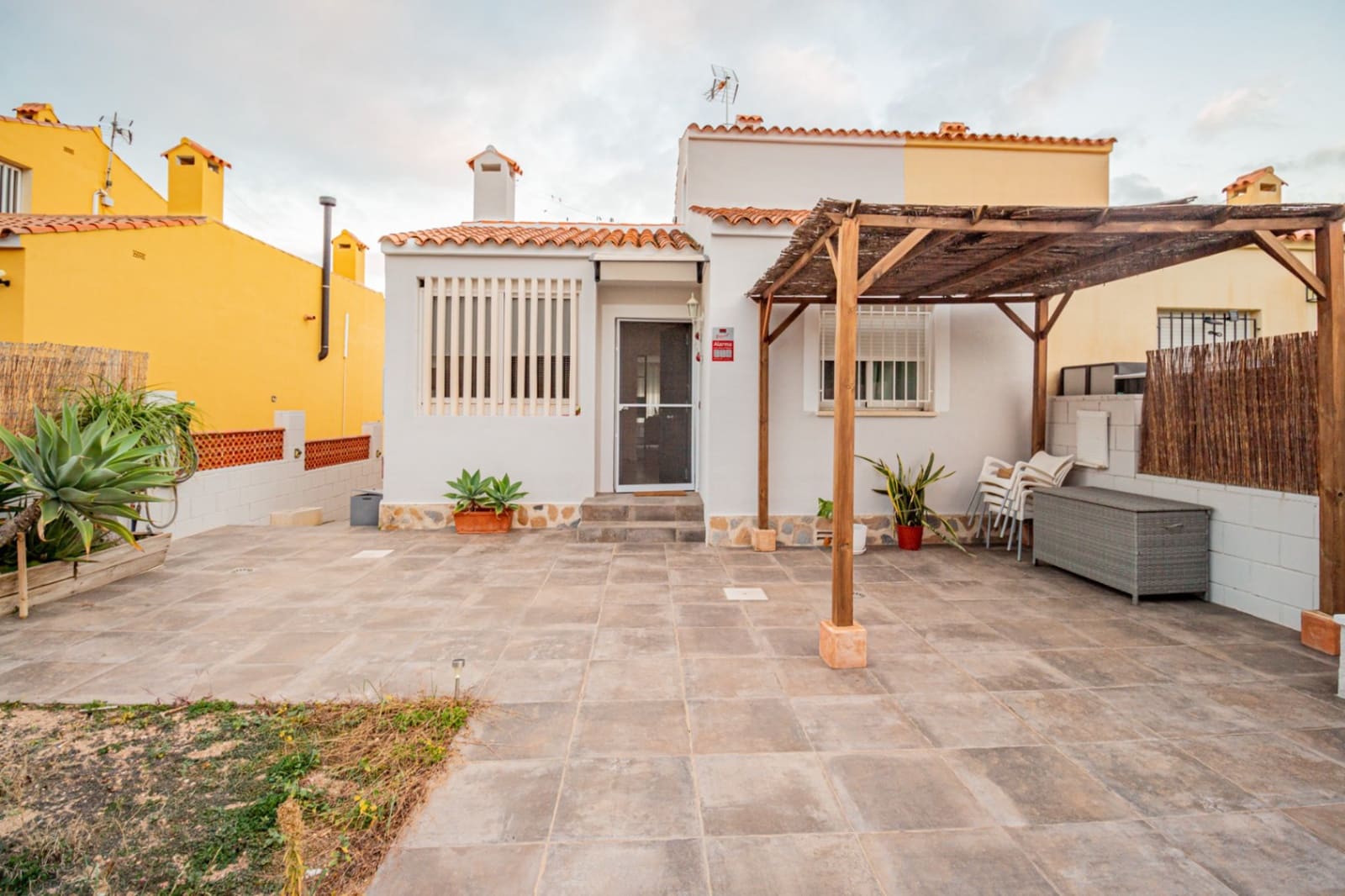 3 chambre Villa/Maison Semi-Mitoyenne à vendre à La Nucia avec piscine garage - 474 000 € (Ref: 9451501)