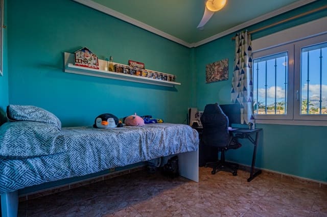 6 slaapkamer Villa te koop in La Nucia Pueblo  , La Nucia met zwembad garage - € 425.000 (Ref: 9465909)