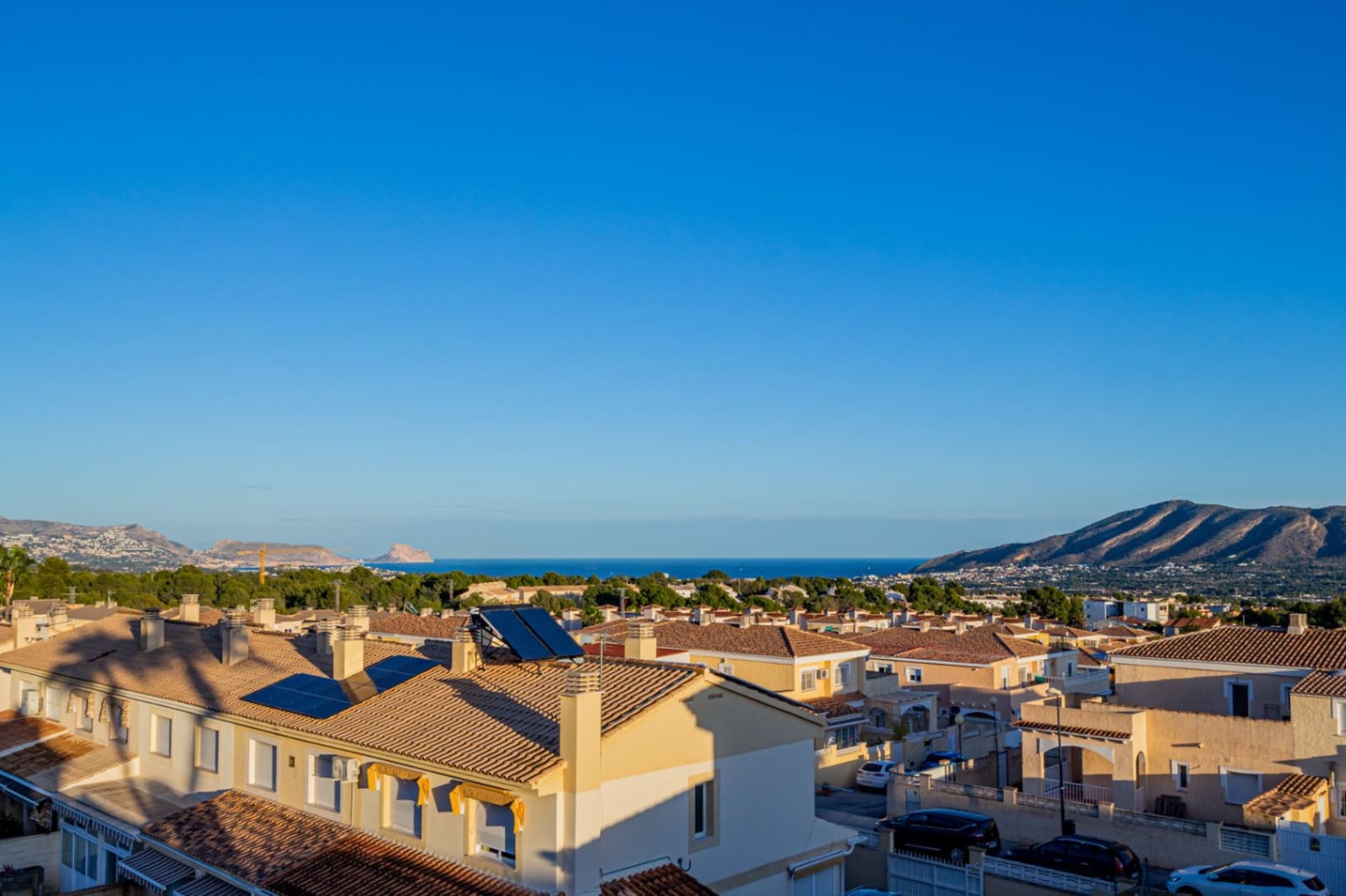 6 bedroom Villa for sale in La Nucia with pool garage - € 425,000 (Ref: 9465909)