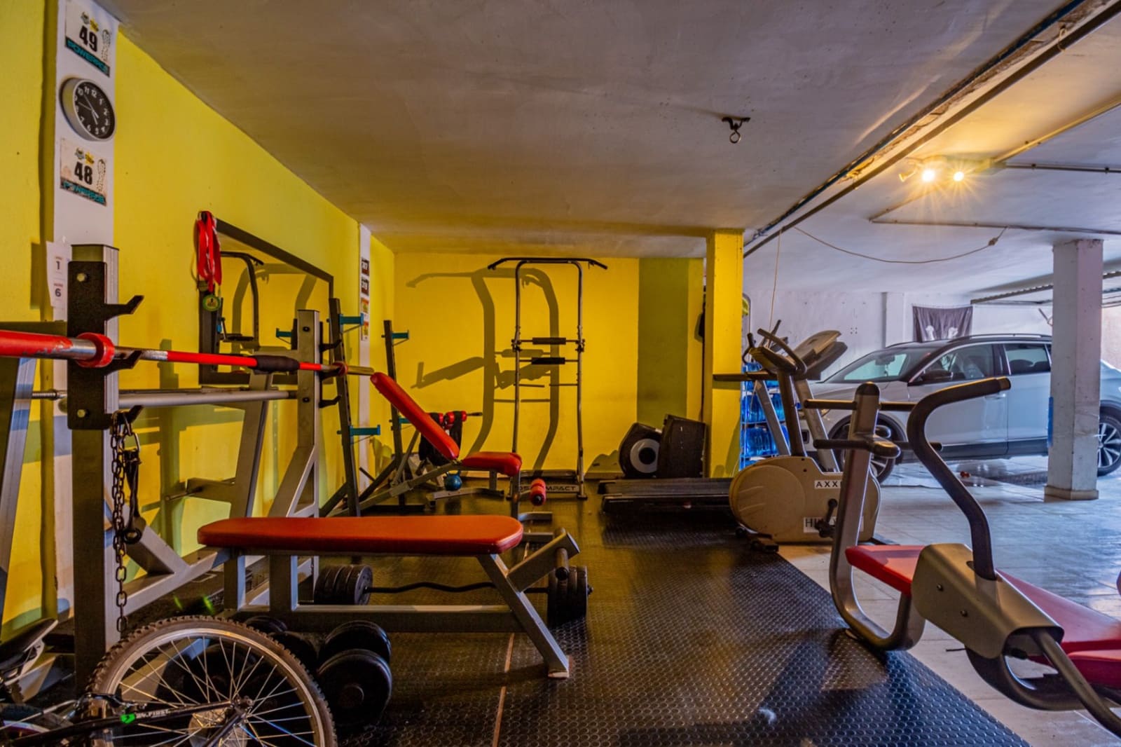 6 bedroom Villa for sale in La Nucia with pool garage - € 425,000 (Ref: 9465909)