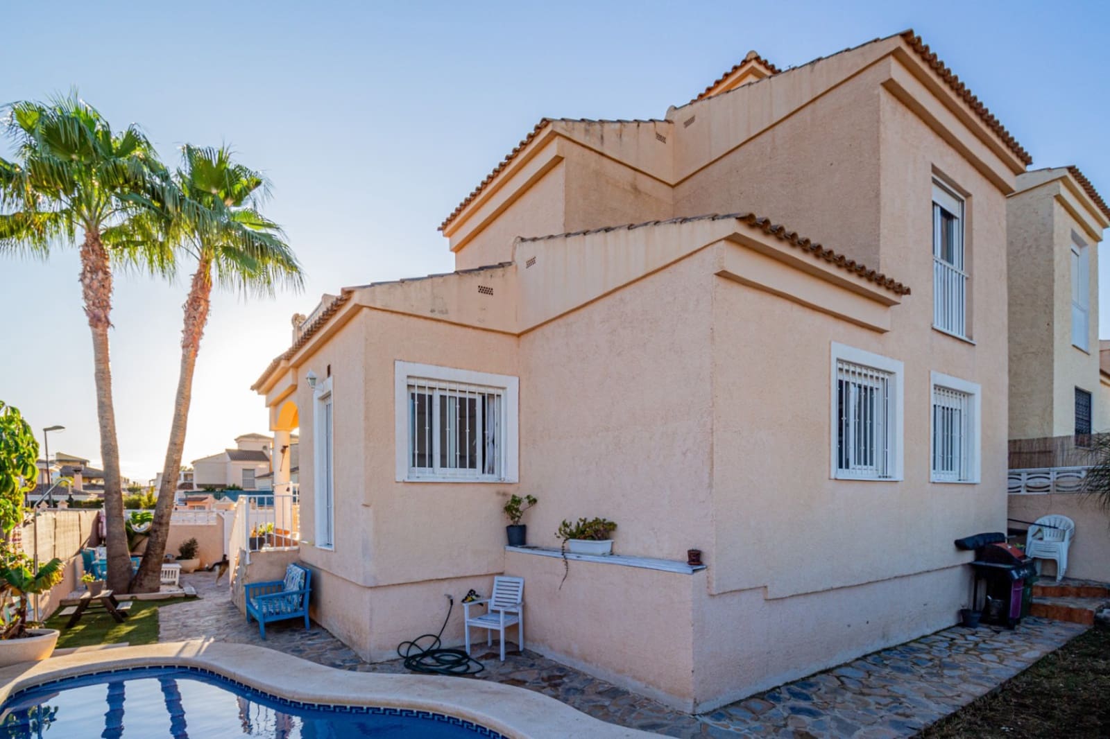 6 bedroom Villa for sale in La Nucia with pool garage - € 425,000 (Ref: 9465909)