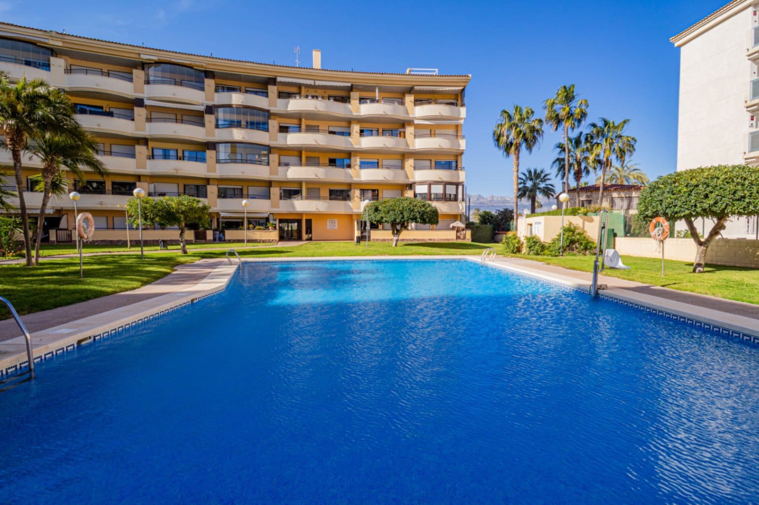 2 soverom Leilighet til salgs i Albir med svømmebasseng garasje - € 425 000 (Ref: 9474378)