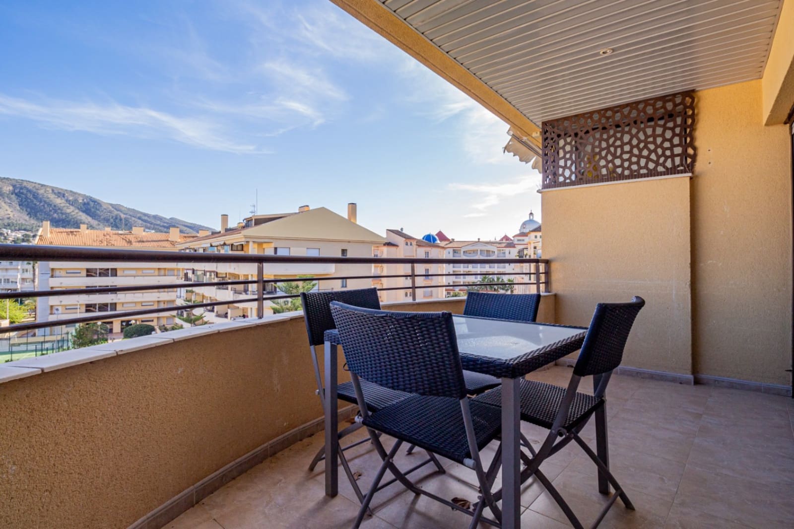 2 soverom Leilighet til salgs i Albir med svømmebasseng garasje - € 425 000 (Ref: 9474378)