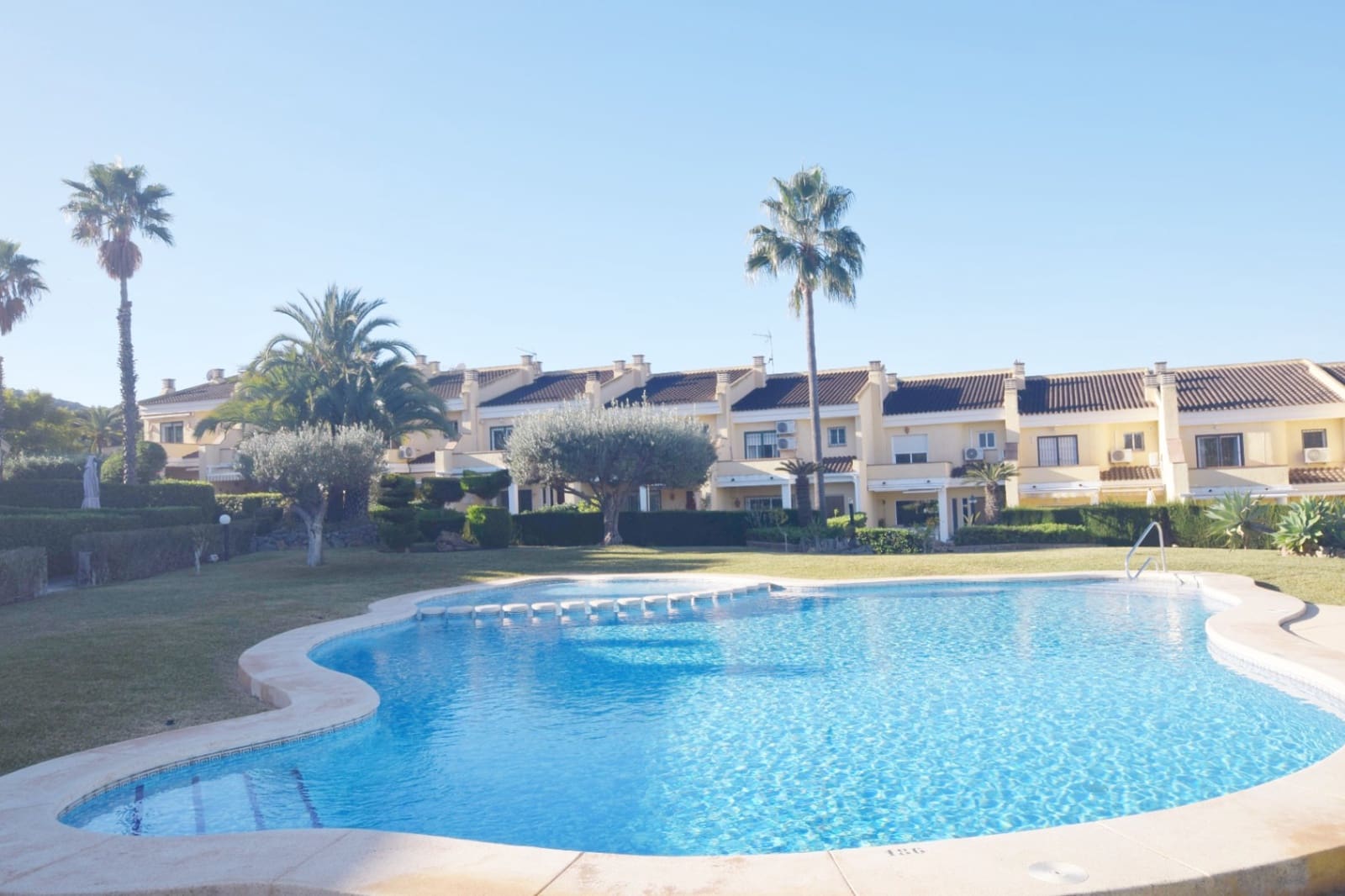 3 bedroom Bungalow for sale in Albir with pool garage - € 355,000 (Ref: 9499822)