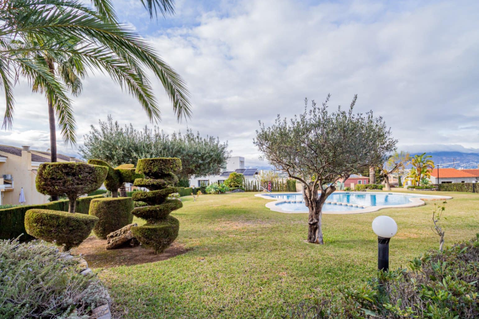 3 slaapkamer Bungalow te koop in Albir met zwembad garage - € 355.000 (Ref: 9499822)