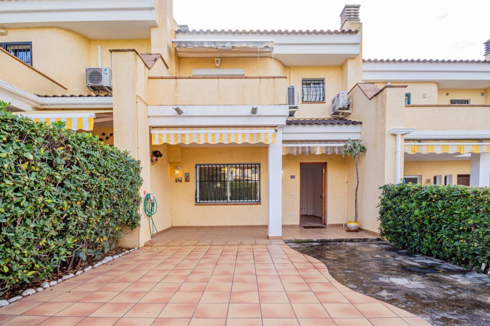 3 slaapkamer Bungalow te koop in Albir met zwembad garage - € 355.000 (Ref: 9499822)