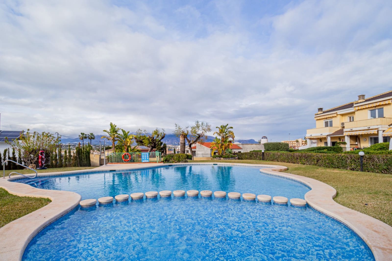 3 slaapkamer Bungalow te koop in Albir met zwembad garage - € 355.000 (Ref: 9499822)