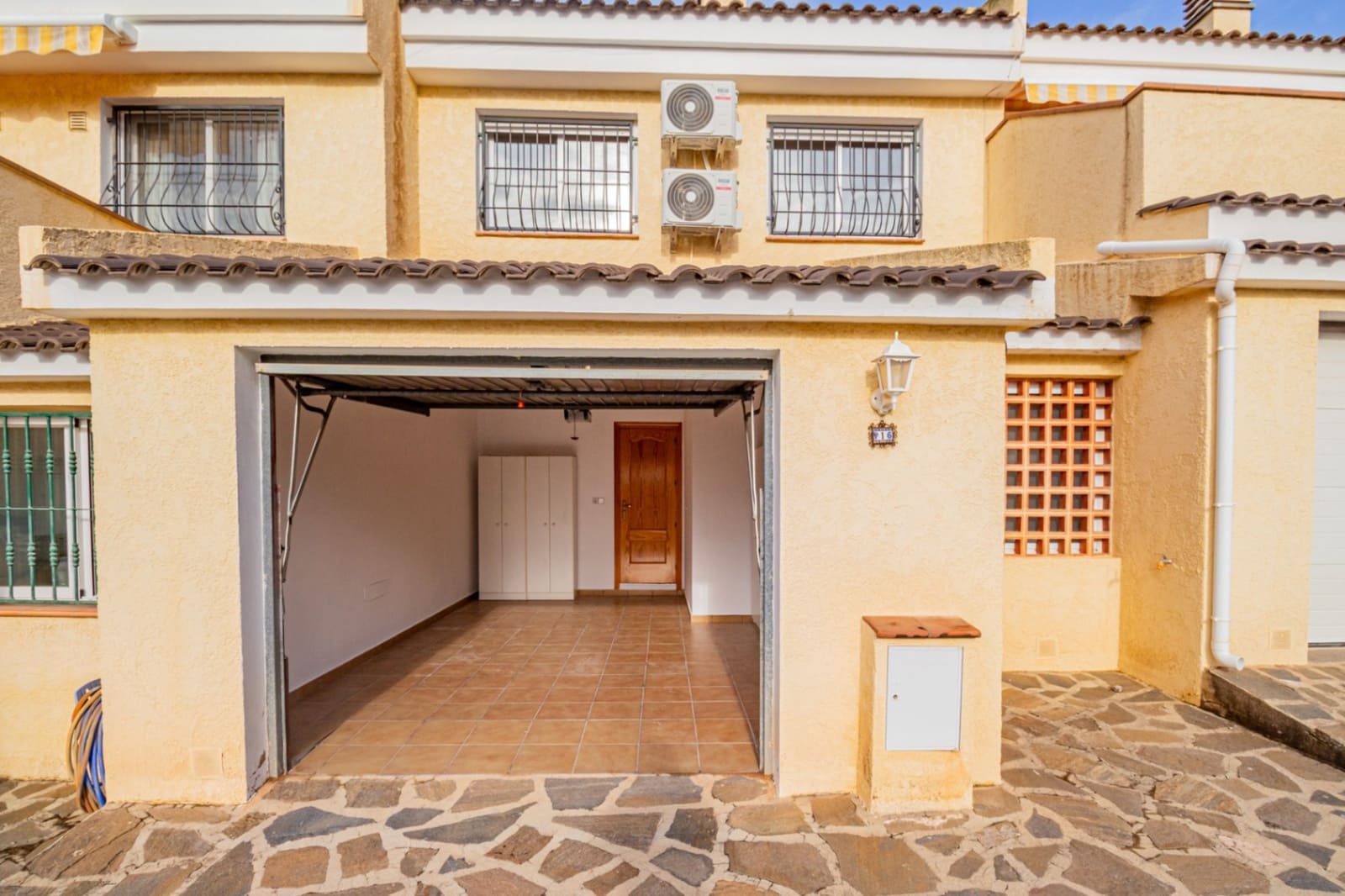 3 slaapkamer Bungalow te koop in Albir met zwembad garage - € 355.000 (Ref: 9499822)