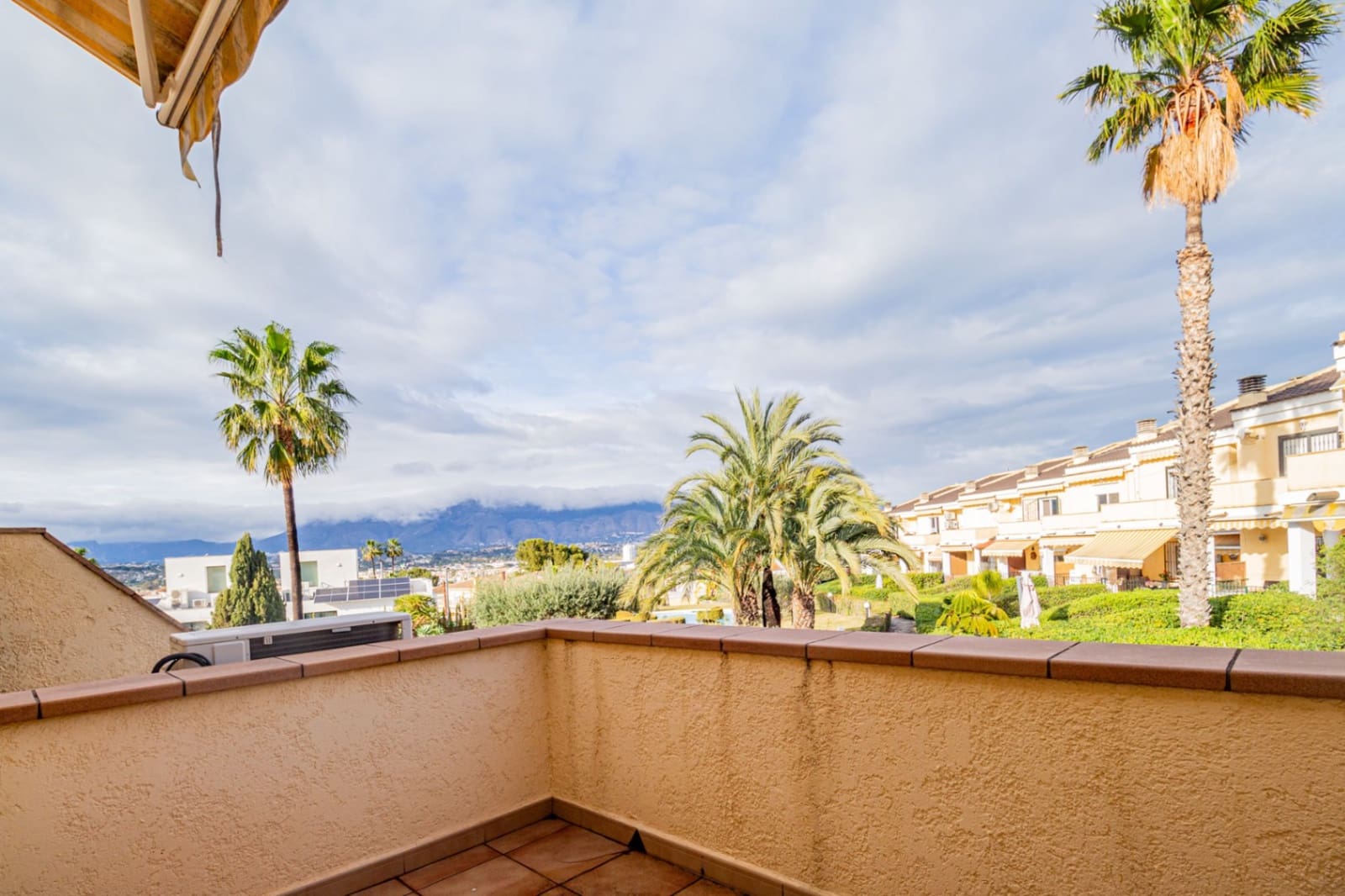 3 slaapkamer Bungalow te koop in Albir met zwembad garage - € 355.000 (Ref: 9499822)