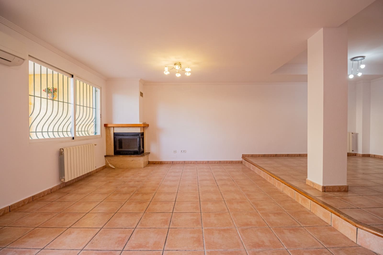 3 slaapkamer Bungalow te koop in Albir met zwembad garage - € 355.000 (Ref: 9499822)