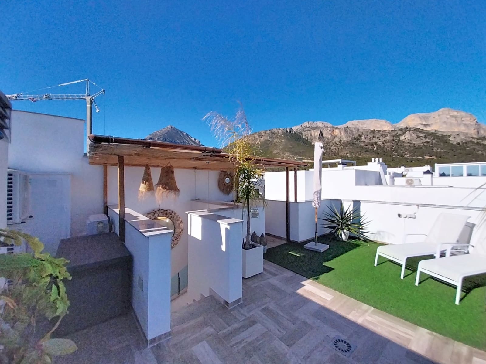 2 slaapkamer Bungalow te koop in Polop met zwembad garage - € 339.500 (Ref: 9503383)