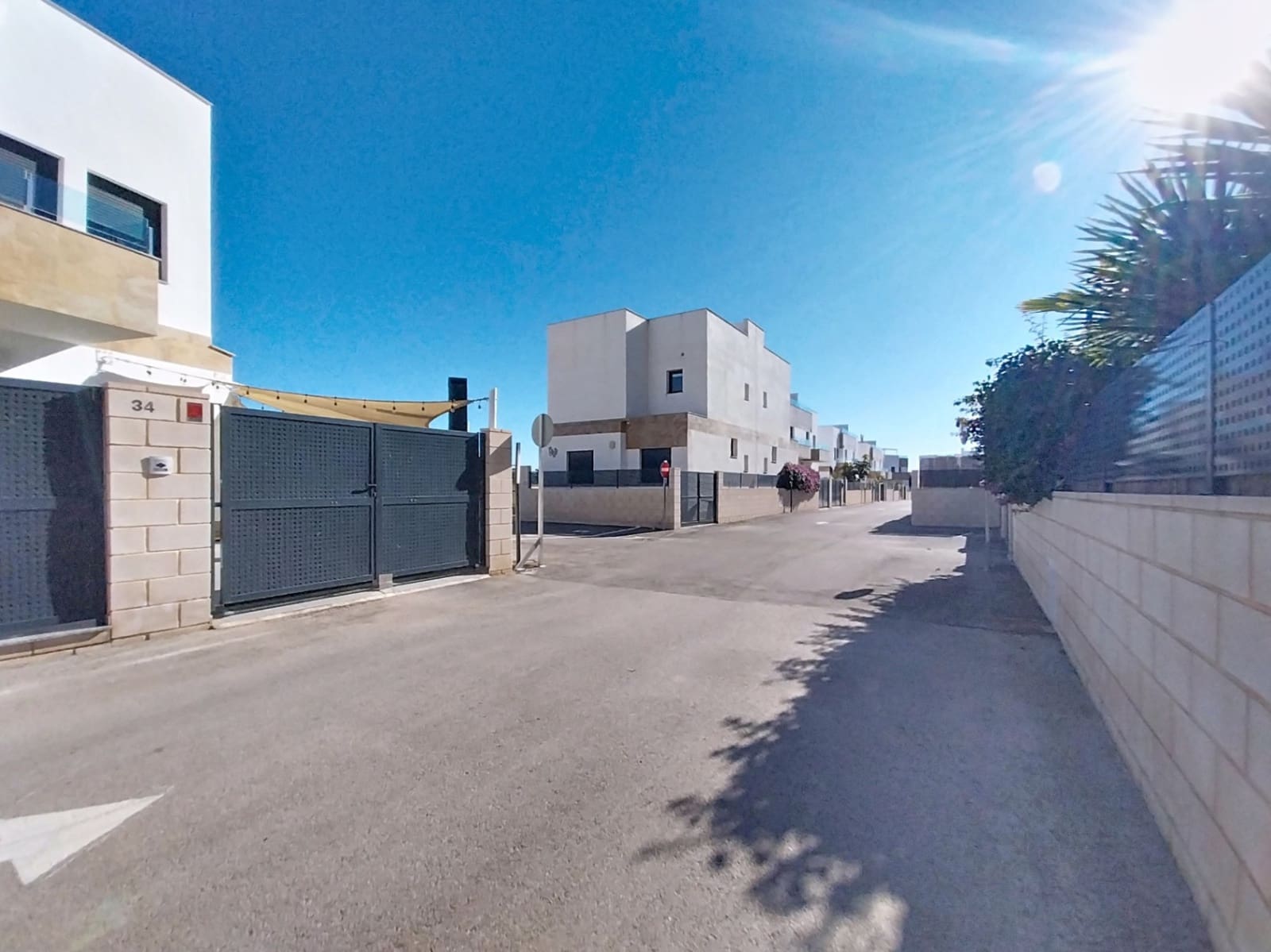 2 slaapkamer Bungalow te koop in Polop met zwembad garage - € 339.500 (Ref: 9503383)