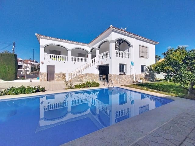 4 bedroom Villa for sale in Pueblo - Urbanizaciones, Alfaz del Pi / L'Alfàs del Pi with pool garage - € 898,000 (Ref: 9516016)