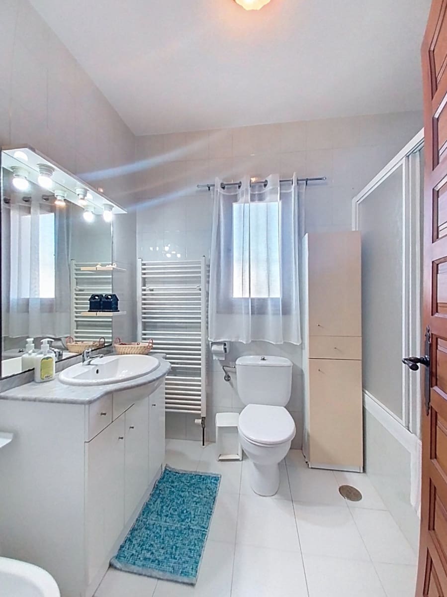 4 bedroom Villa for sale in Alfaz del Pi / L'Alfas del Pi with pool garage - € 898,000 (Ref: 9516016)