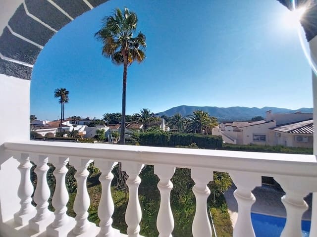 4 bedroom Villa for sale in Pueblo - Urbanizaciones, Alfaz del Pi / L'Alfàs del Pi with pool garage - € 898,000 (Ref: 9516016)