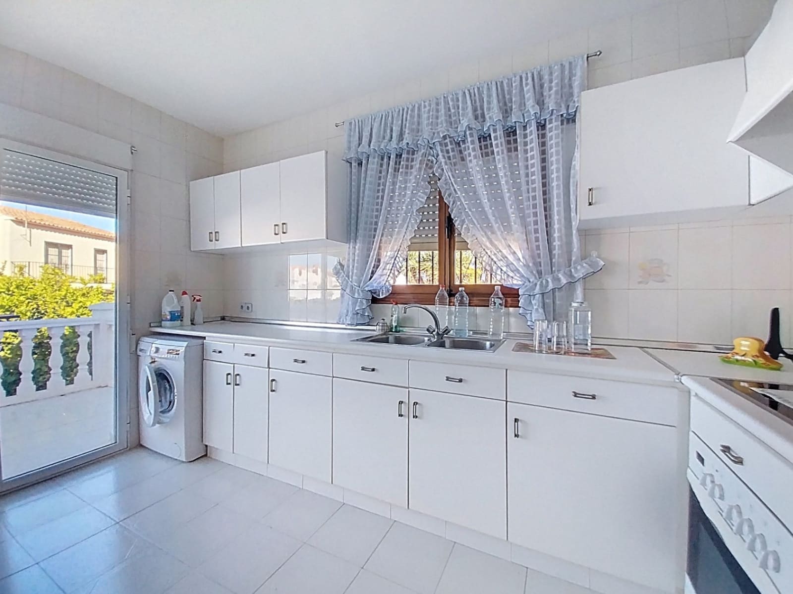 4 bedroom Villa for sale in Alfaz del Pi / L'Alfas del Pi with pool garage - € 898,000 (Ref: 9516016)