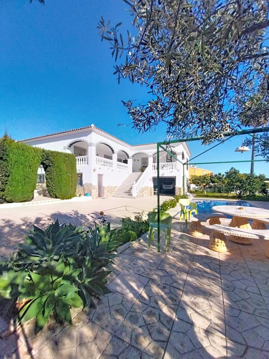 4 bedroom Villa for sale in Alfaz del Pi / L'Alfas del Pi with pool garage - € 898,000 (Ref: 9516016)