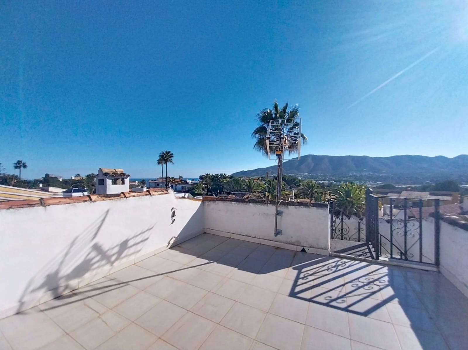 4 bedroom Villa for sale in Alfaz del Pi / L'Alfas del Pi with pool garage - € 898,000 (Ref: 9516016)