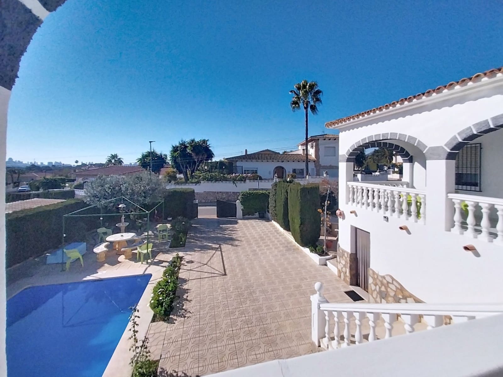 4 bedroom Villa for sale in Alfaz del Pi / L'Alfas del Pi with pool garage - € 898,000 (Ref: 9516016)