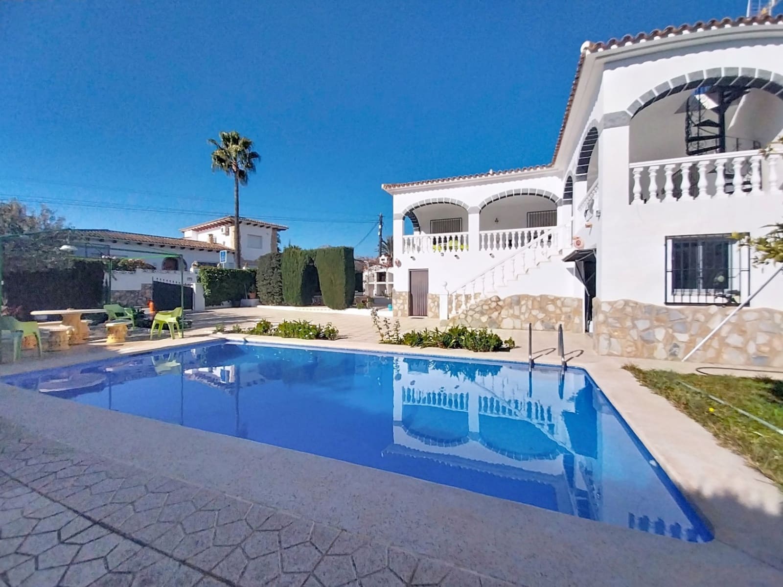 4 bedroom Villa for sale in Alfaz del Pi / L'Alfas del Pi with pool garage - € 898,000 (Ref: 9516016)