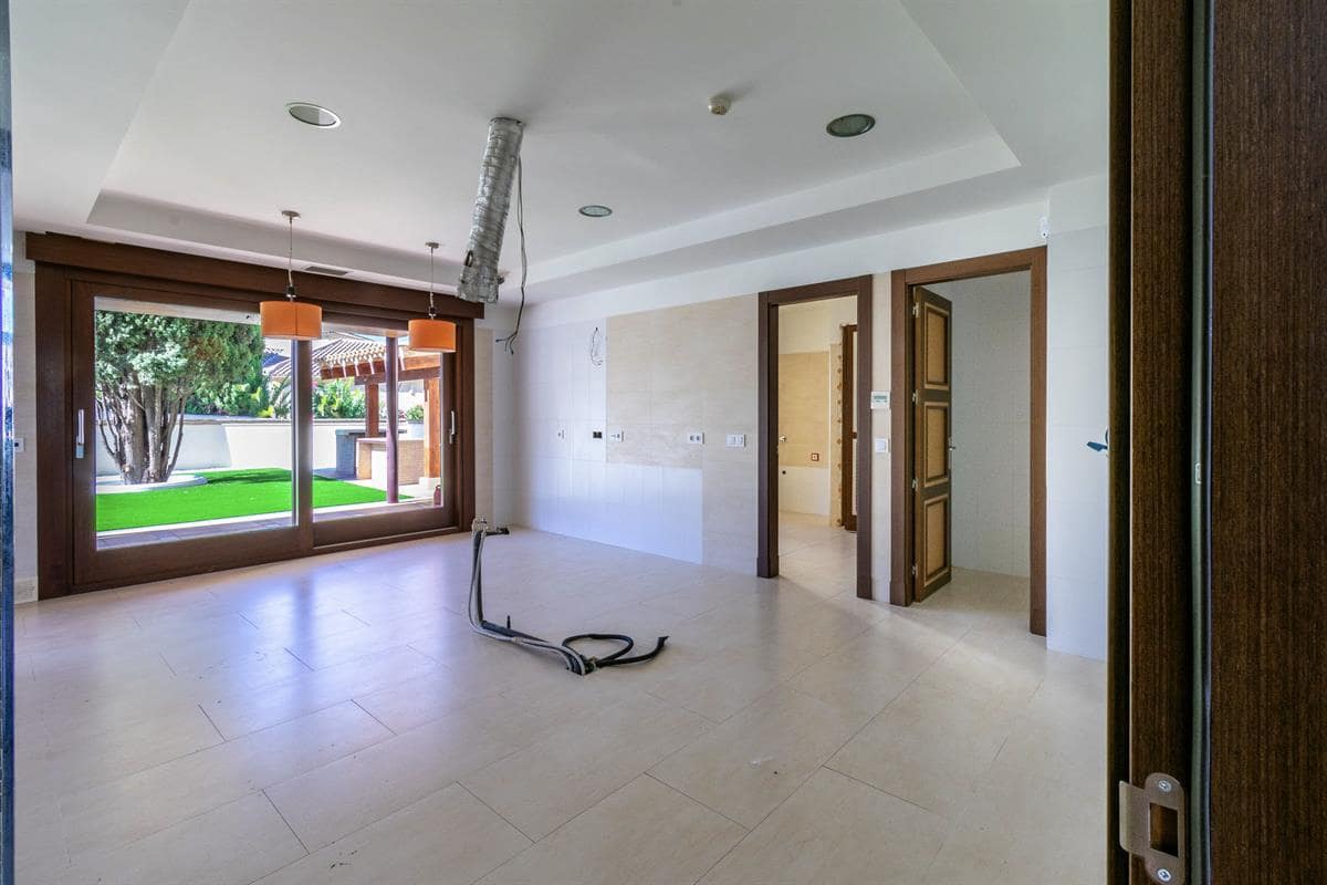 6 slaapkamer Villa te koop in Albir met zwembad garage - € 1.650.000 (Ref: 9524782)