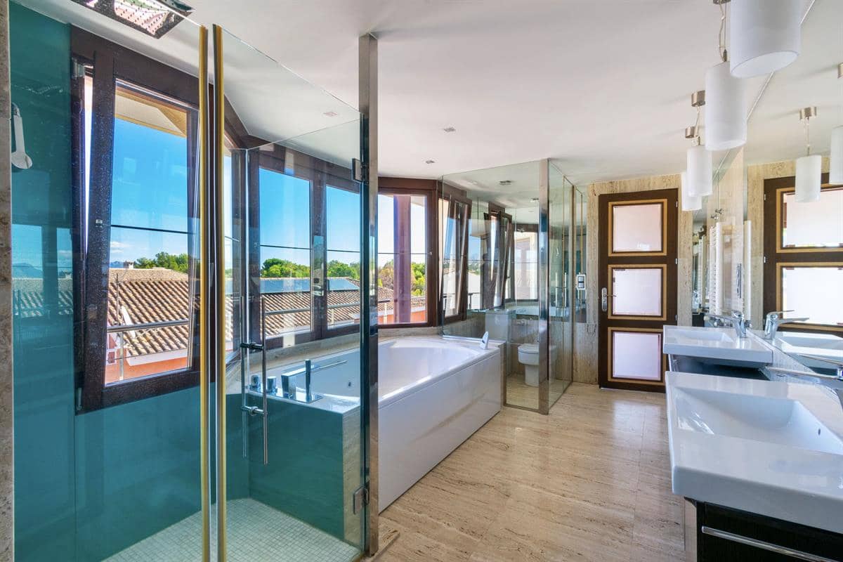 6 slaapkamer Villa te koop in Albir met zwembad garage - € 1.650.000 (Ref: 9524782)