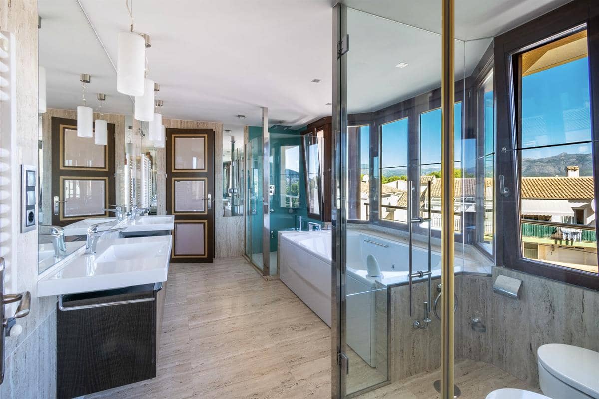 6 slaapkamer Villa te koop in Albir met zwembad garage - € 1.650.000 (Ref: 9524782)