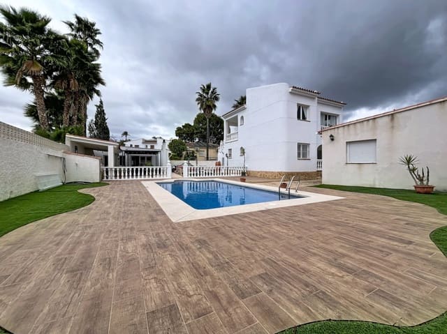 7 sovrum Villa till salu i Pueblo - Urbanizaciones, Alfaz del Pi / L'Alfàs del Pi med pool garage - 750 000 € (Ref: 9525562)