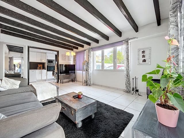 7 sovrum Villa till salu i Pueblo - Urbanizaciones, Alfaz del Pi / L'Alfàs del Pi med pool garage - 750 000 € (Ref: 9525562)