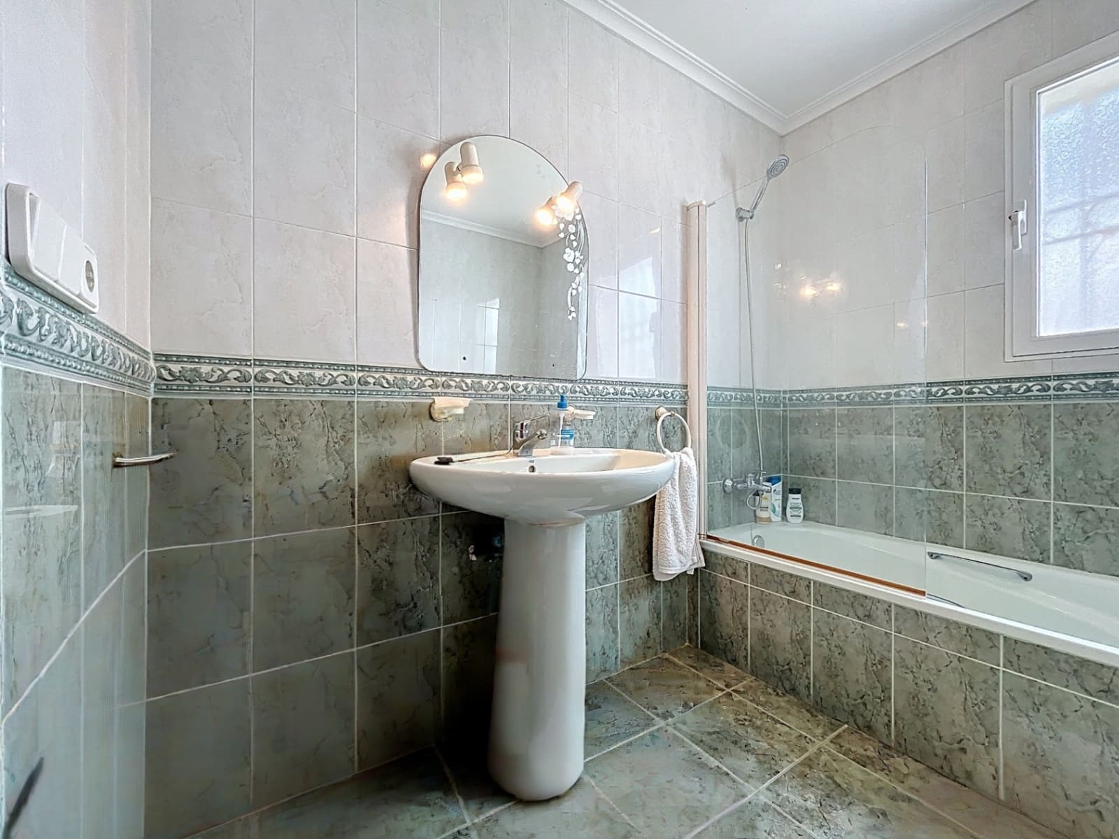 7 sovrum Villa till salu i Alfaz del Pi / L'Alfas del Pi med pool garage - 750 000 € (Ref: 9525562)