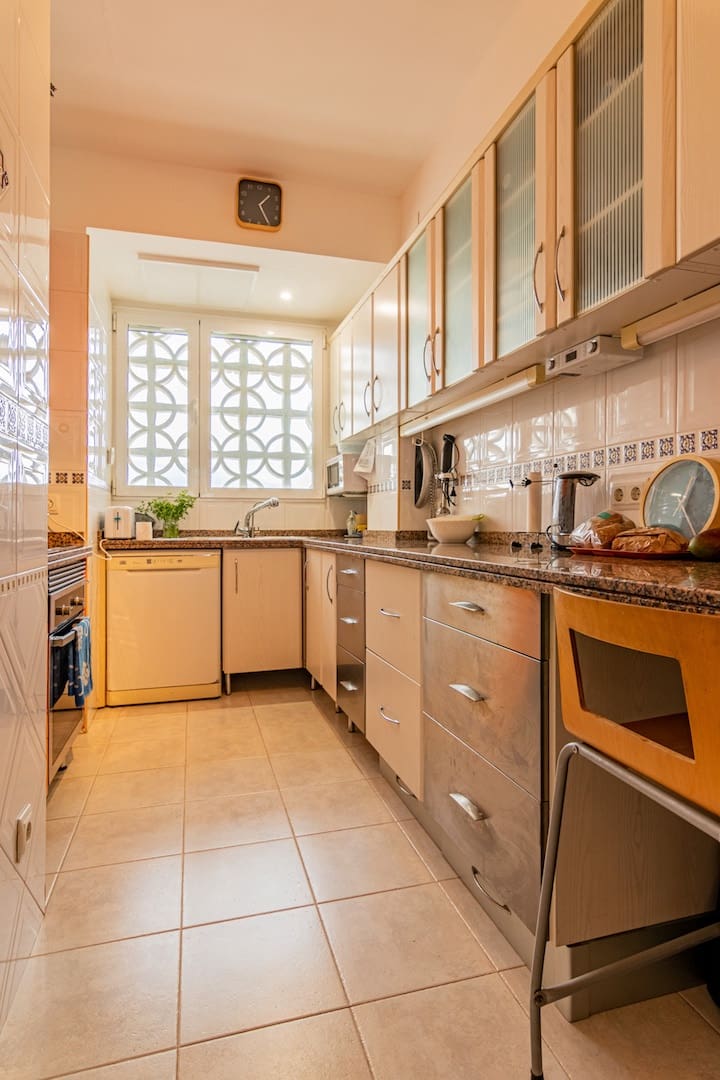 2 Zimmer Apartment zu verkaufen in Albir mit Garage - 560.000 € (Ref: 9528043)