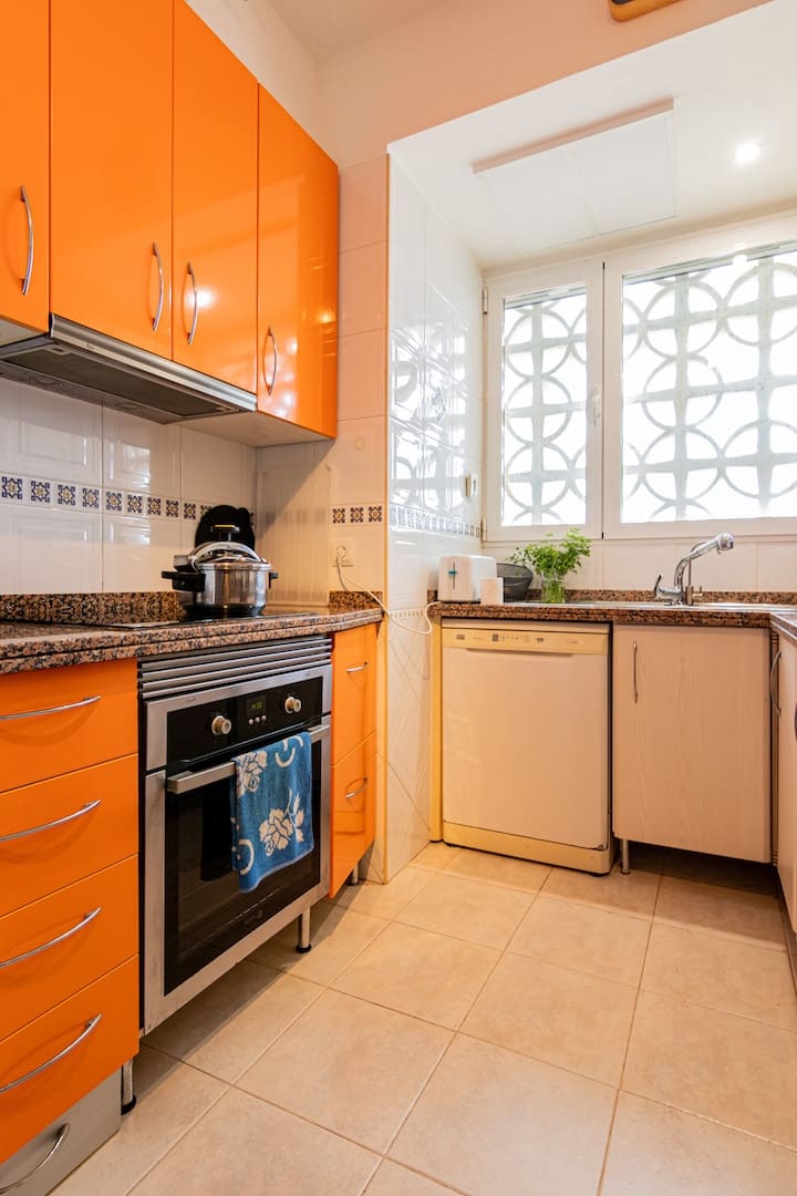 2 Zimmer Apartment zu verkaufen in Albir mit Garage - 560.000 € (Ref: 9528043)