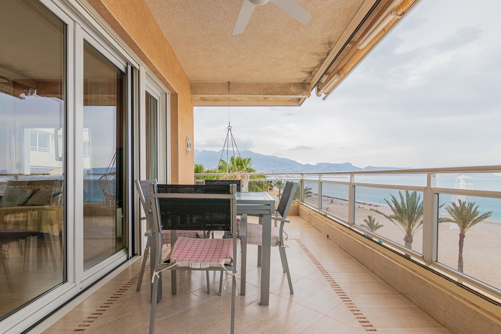 2 Zimmer Apartment zu verkaufen in Albir mit Garage - 560.000 € (Ref: 9528043)