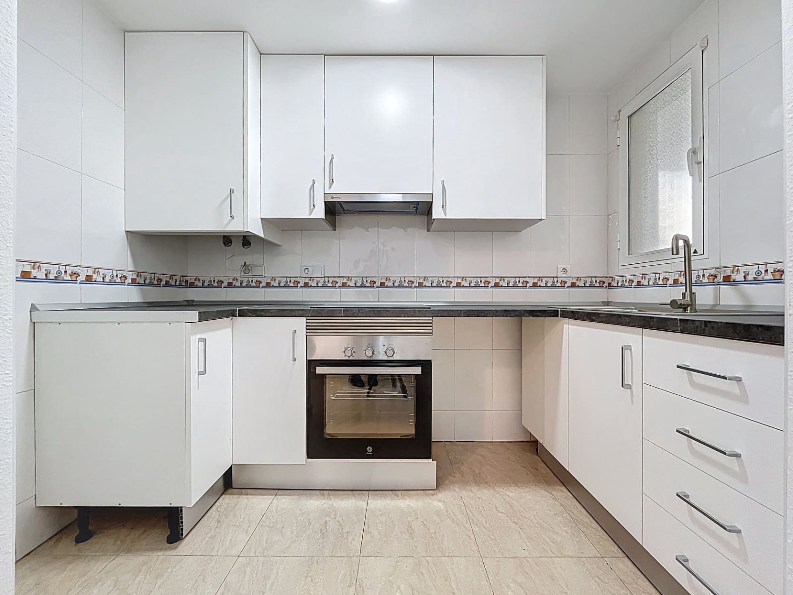 2 soverom Leilighet til salgs i Albir med svømmebasseng garasje - € 210 000 (Ref: 9532814)