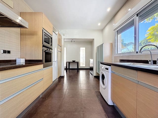 4 sovrum Villa till salu i Levante Alto, Benidorm med pool garage - 995 000 € (Ref: 9534024)