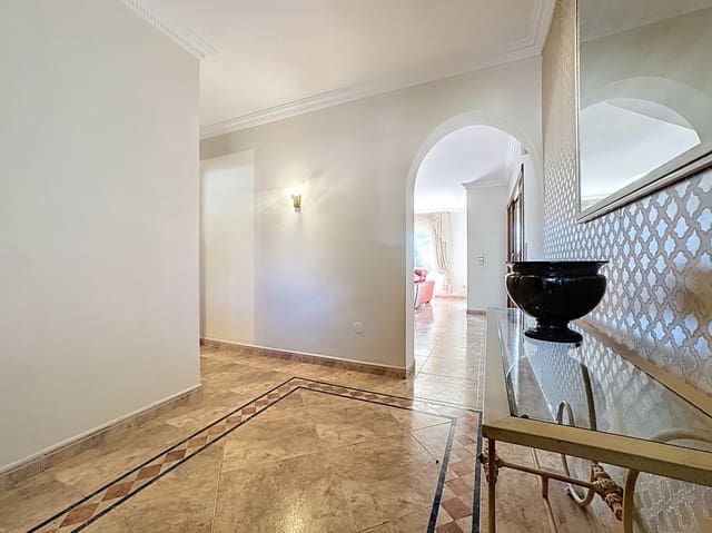 4 sovrum Villa till salu i Levante Alto, Benidorm med pool garage - 995 000 € (Ref: 9534024)