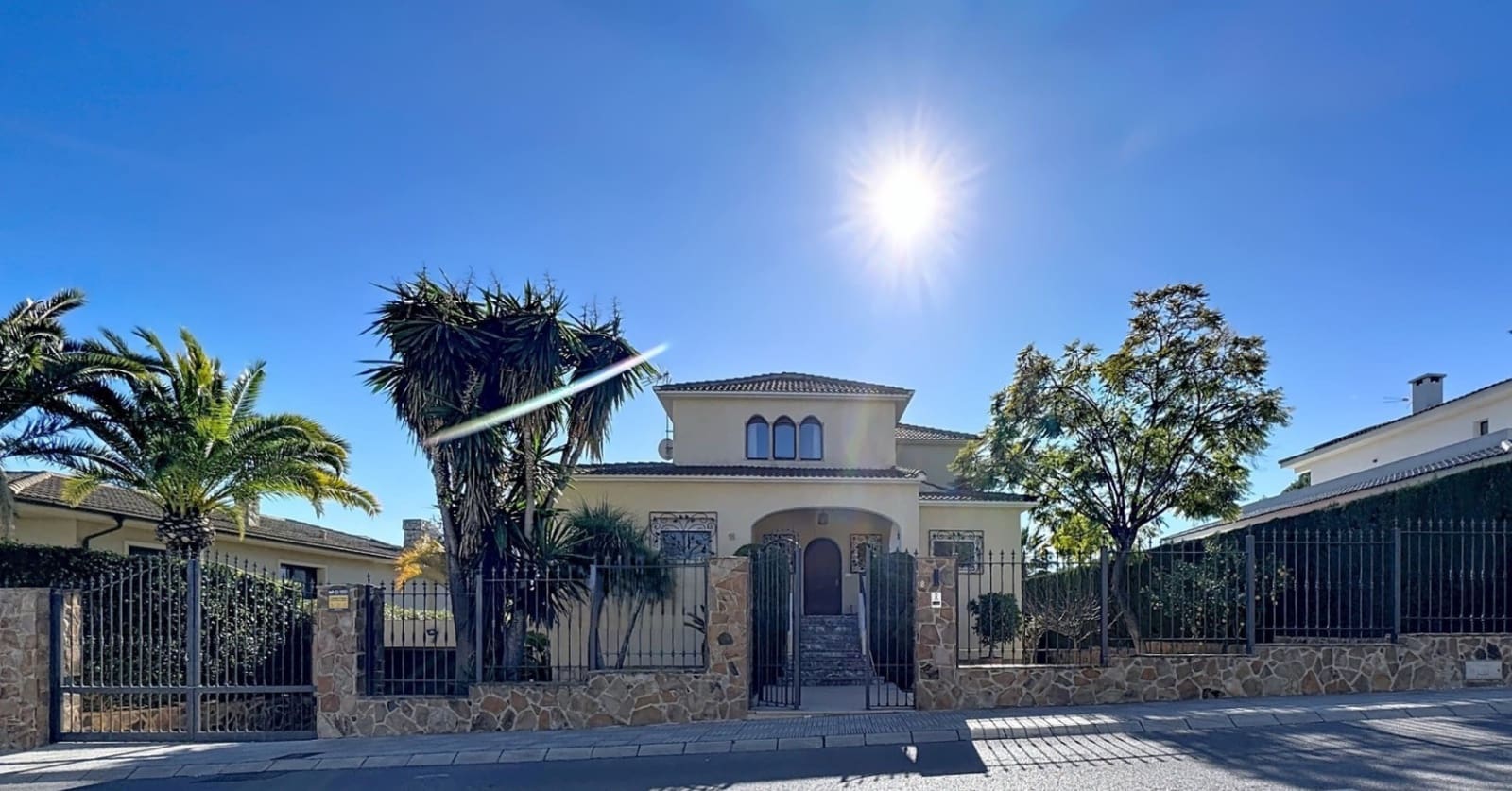 4 sovrum Villa till salu i Benidorm med pool garage - 995 000 € (Ref: 9534024)