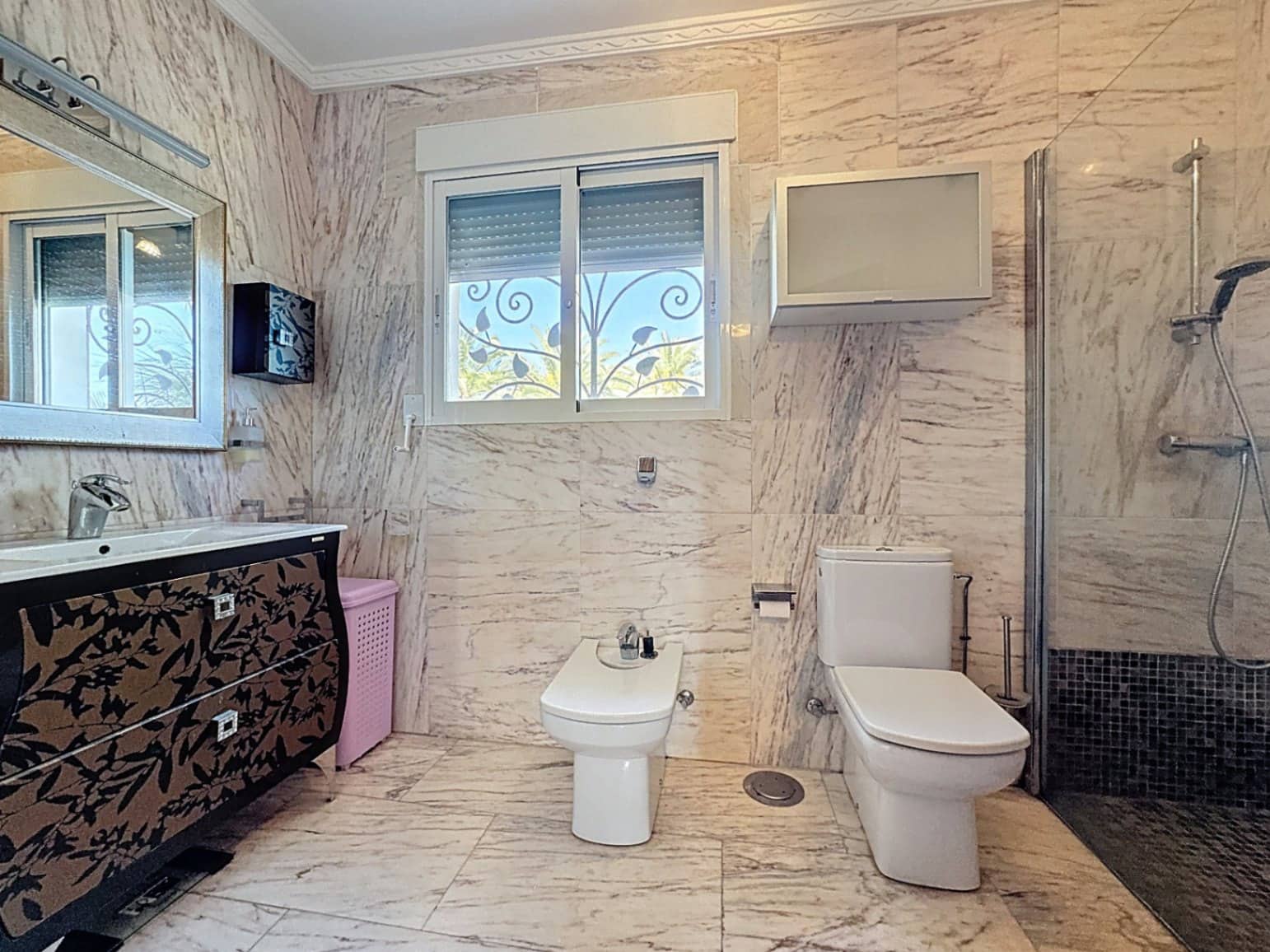 4 Zimmer Villa zu verkaufen in Benidorm mit Pool Garage - 995.000 € (Ref: 9534024)