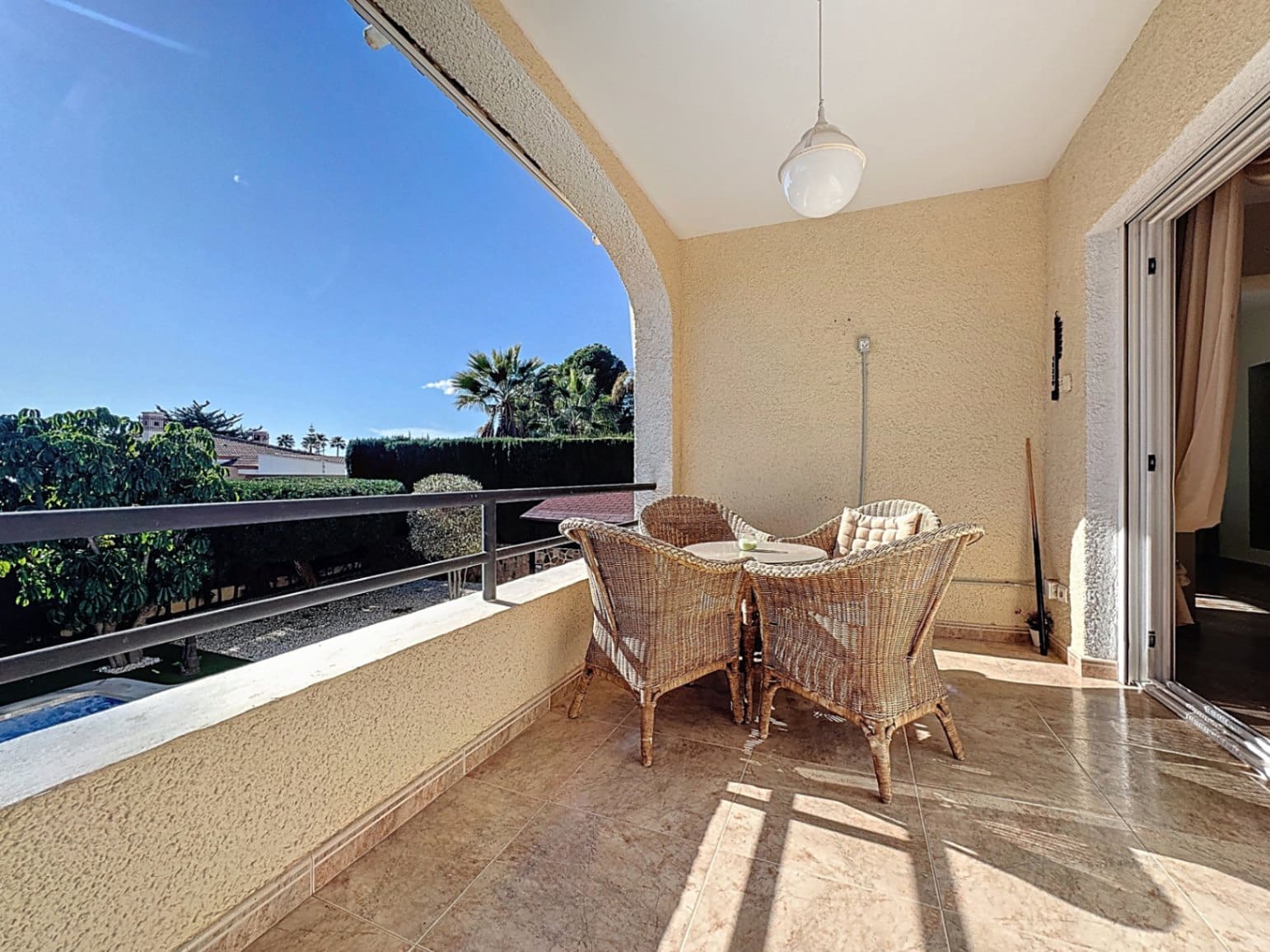 4 Zimmer Villa zu verkaufen in Benidorm mit Pool Garage - 995.000 € (Ref: 9534024)