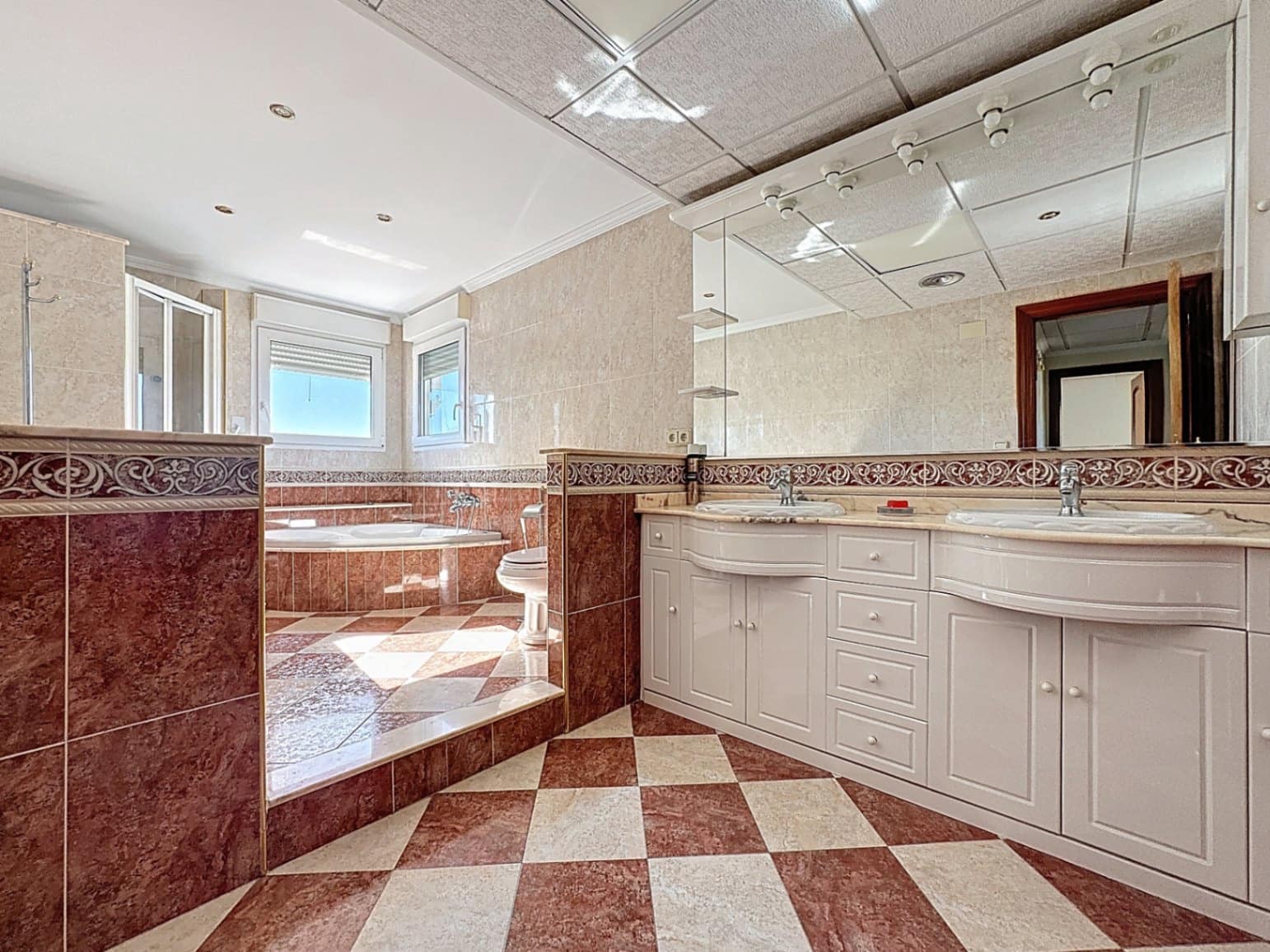 4 Zimmer Villa zu verkaufen in Benidorm mit Pool Garage - 995.000 € (Ref: 9534024)