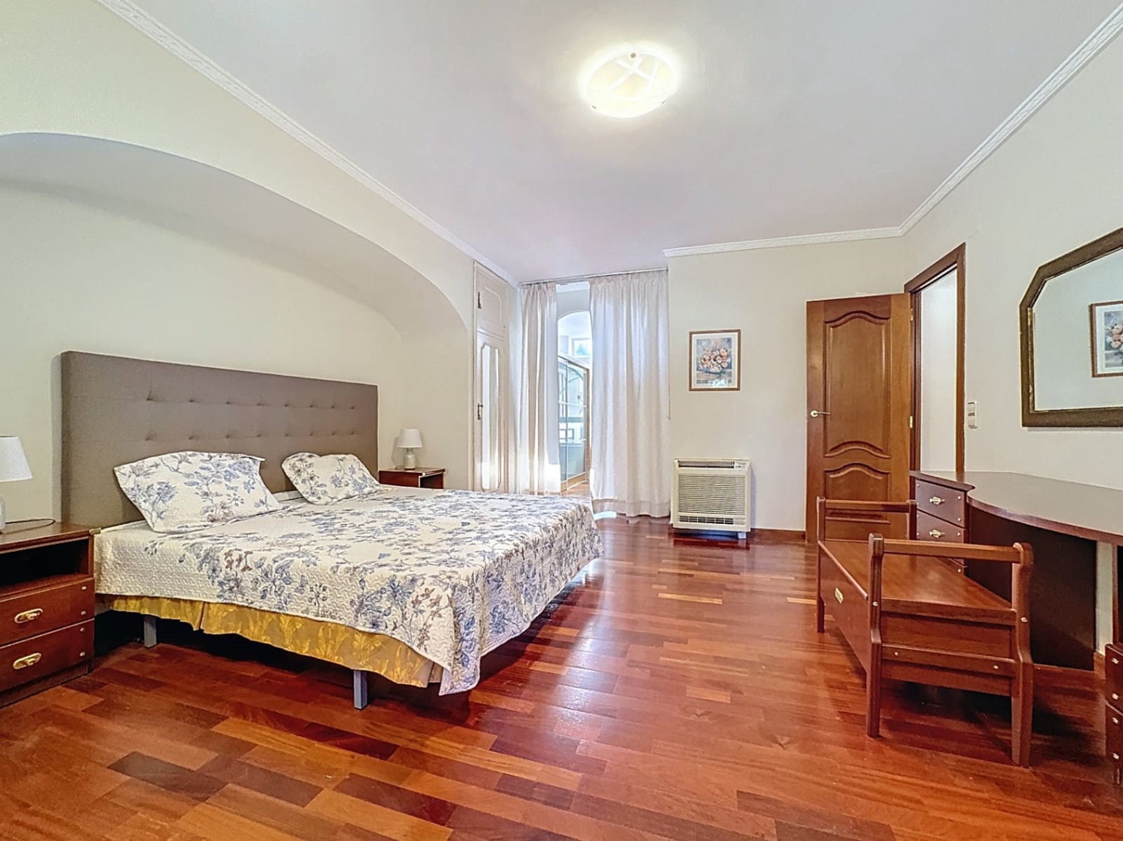 4 Zimmer Villa zu verkaufen in Benidorm mit Pool Garage - 995.000 € (Ref: 9534024)