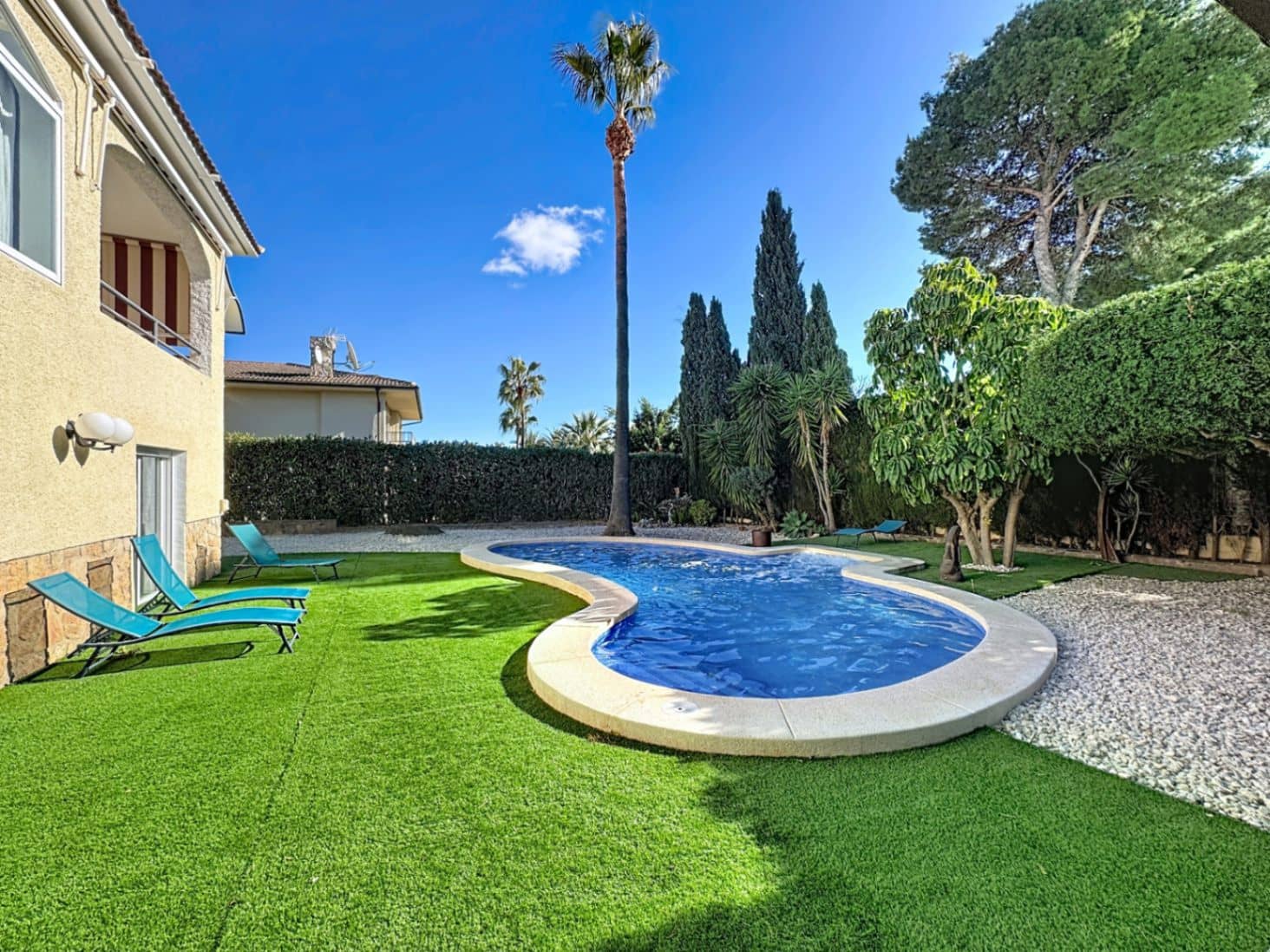 4 Zimmer Villa zu verkaufen in Benidorm mit Pool Garage - 995.000 € (Ref: 9534024)