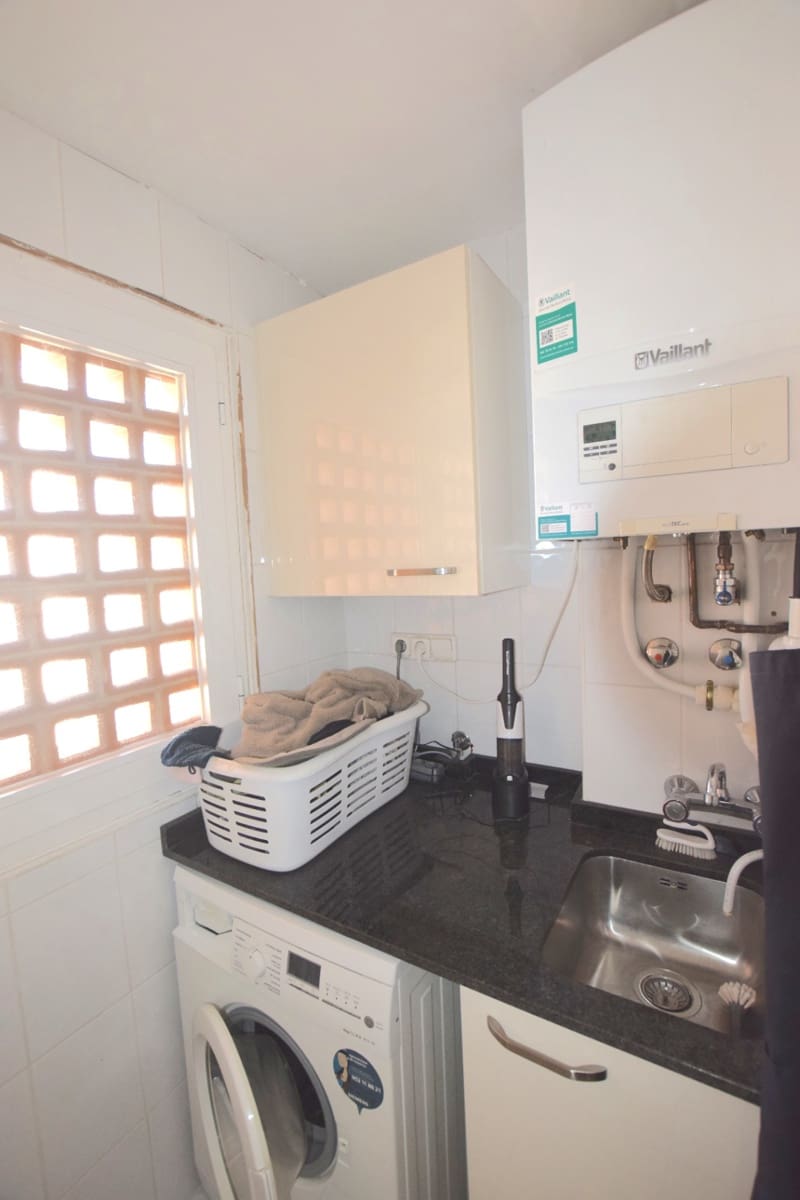 2 soverom Leilighet til salgs i Albir med svømmebasseng garasje - € 449 000 (Ref: 9572104)