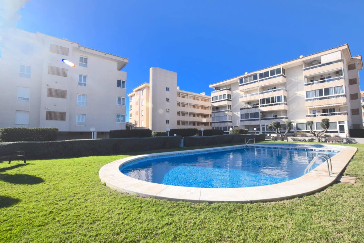 2 soverom Leilighet til salgs i Albir med svømmebasseng garasje - € 449 000 (Ref: 9572104)