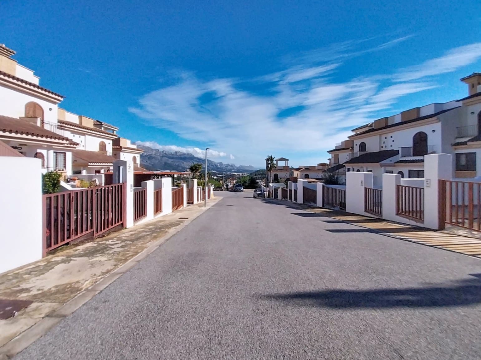 3 slaapkamer Halfvrijstaande villa te koop in Polop met zwembad garage - € 330.000 (Ref: 9572298)