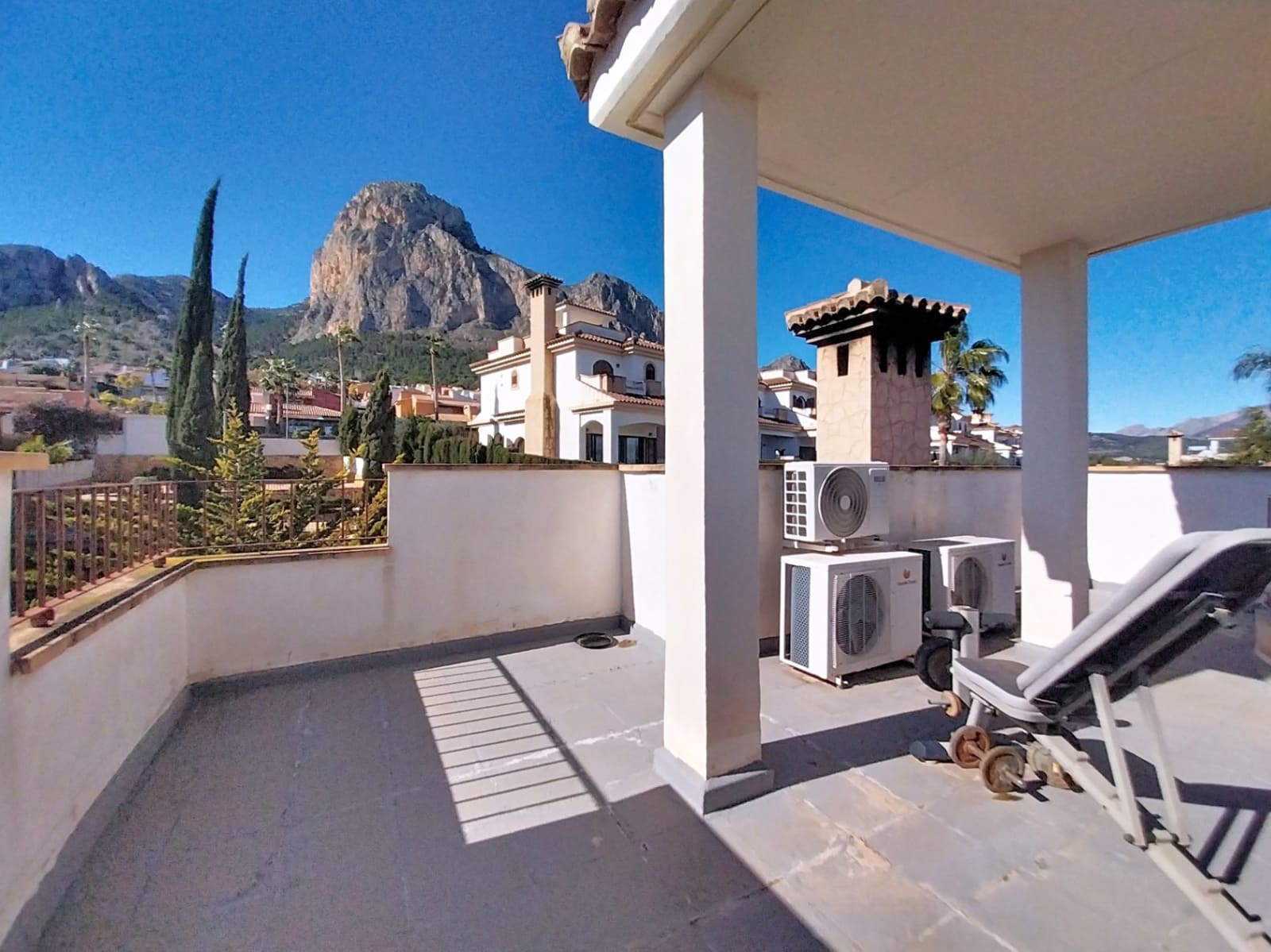 3 slaapkamer Halfvrijstaande villa te koop in Polop met zwembad garage - € 330.000 (Ref: 9572298)